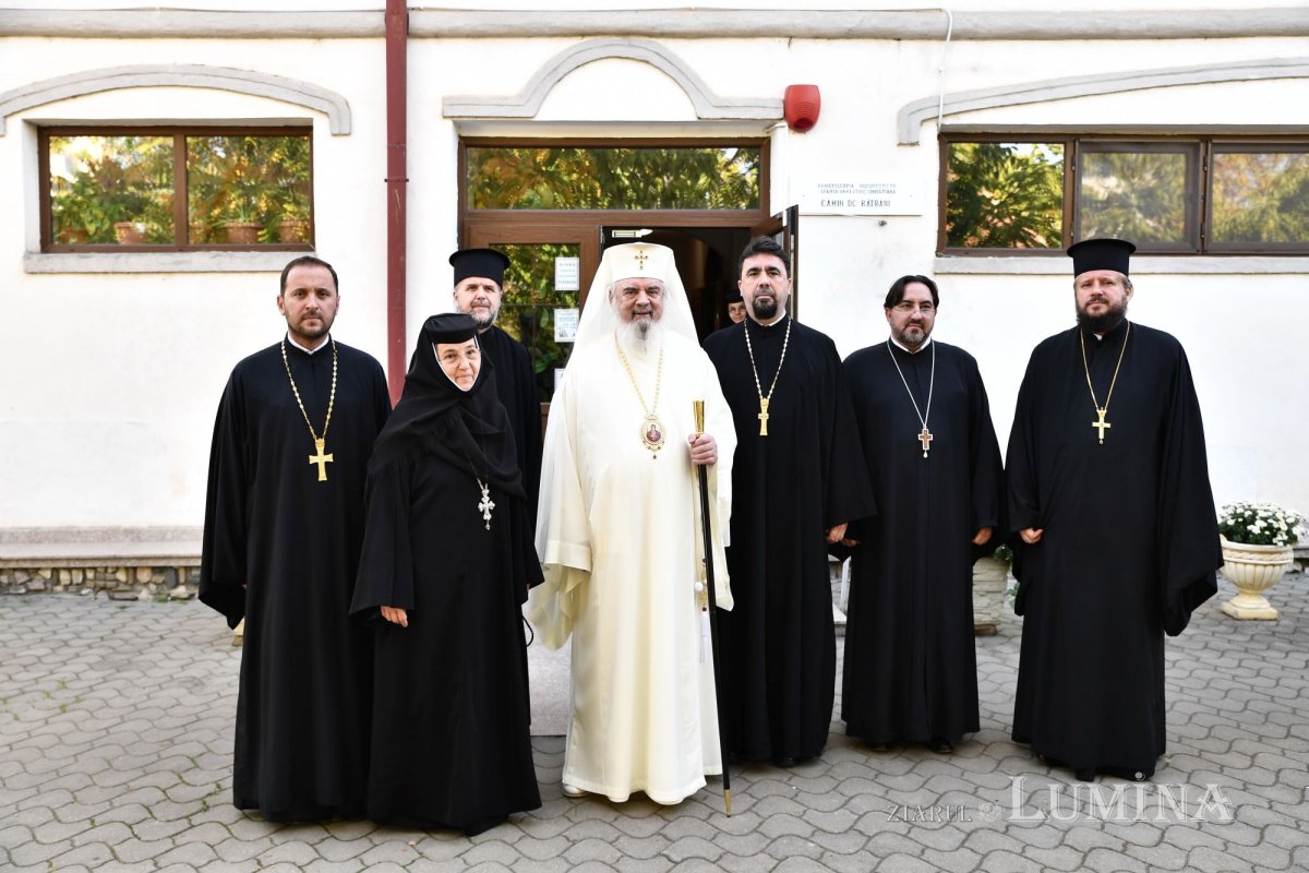 Patriarhul României a vizitat căminul pentru vârstnici de la Mănăstirea Christiana 273266