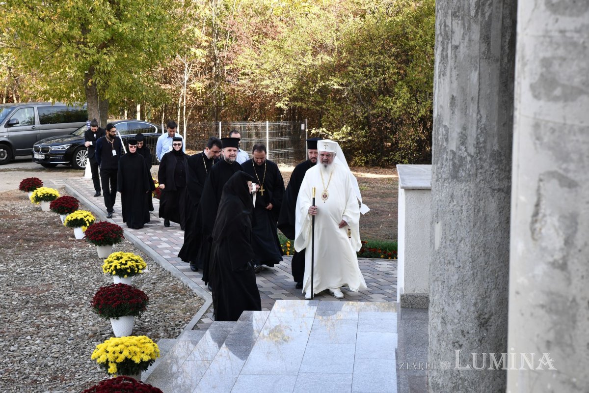 Patriarhul României a vizitat căminul pentru vârstnici de la Mănăstirea Christiana 273268