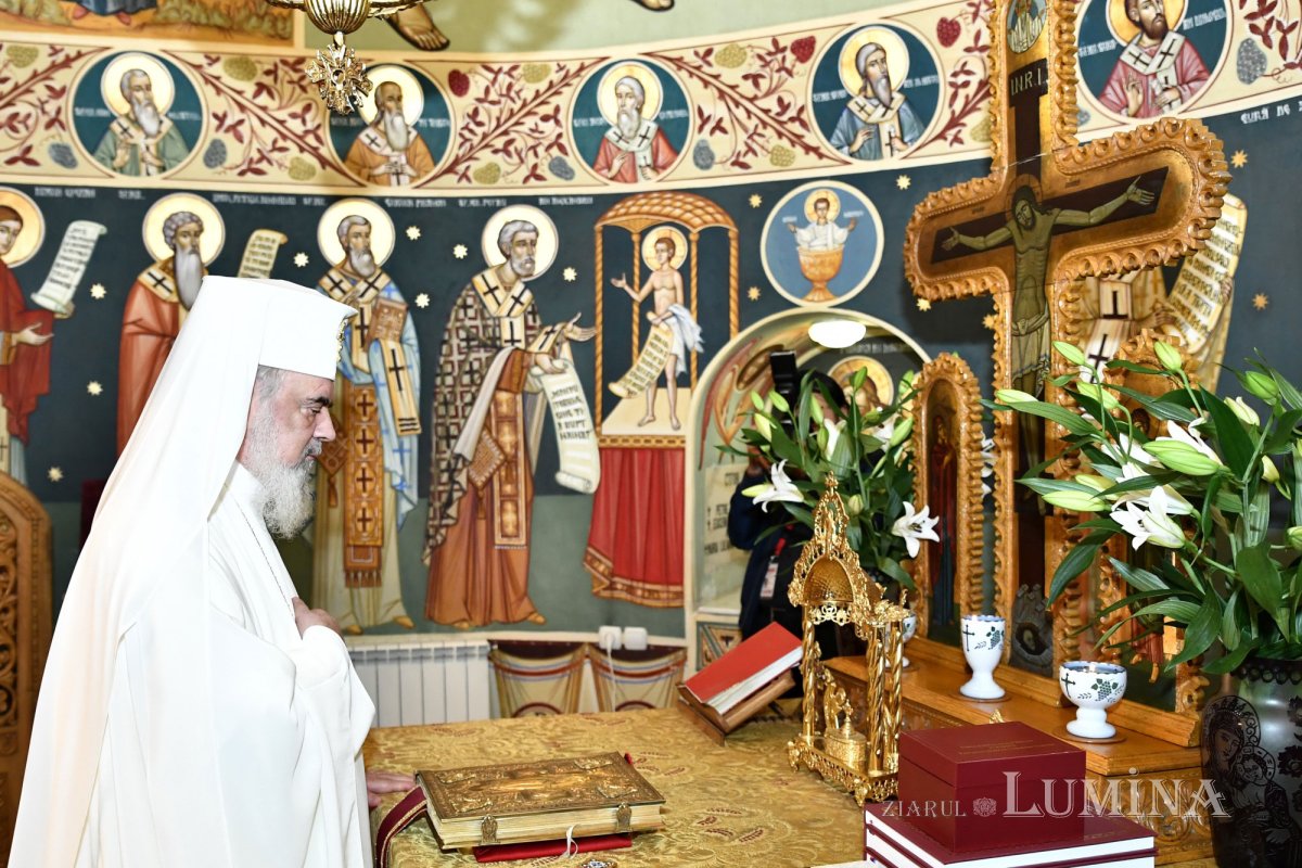 Patriarhul României a vizitat căminul pentru vârstnici de la Mănăstirea Christiana 273277