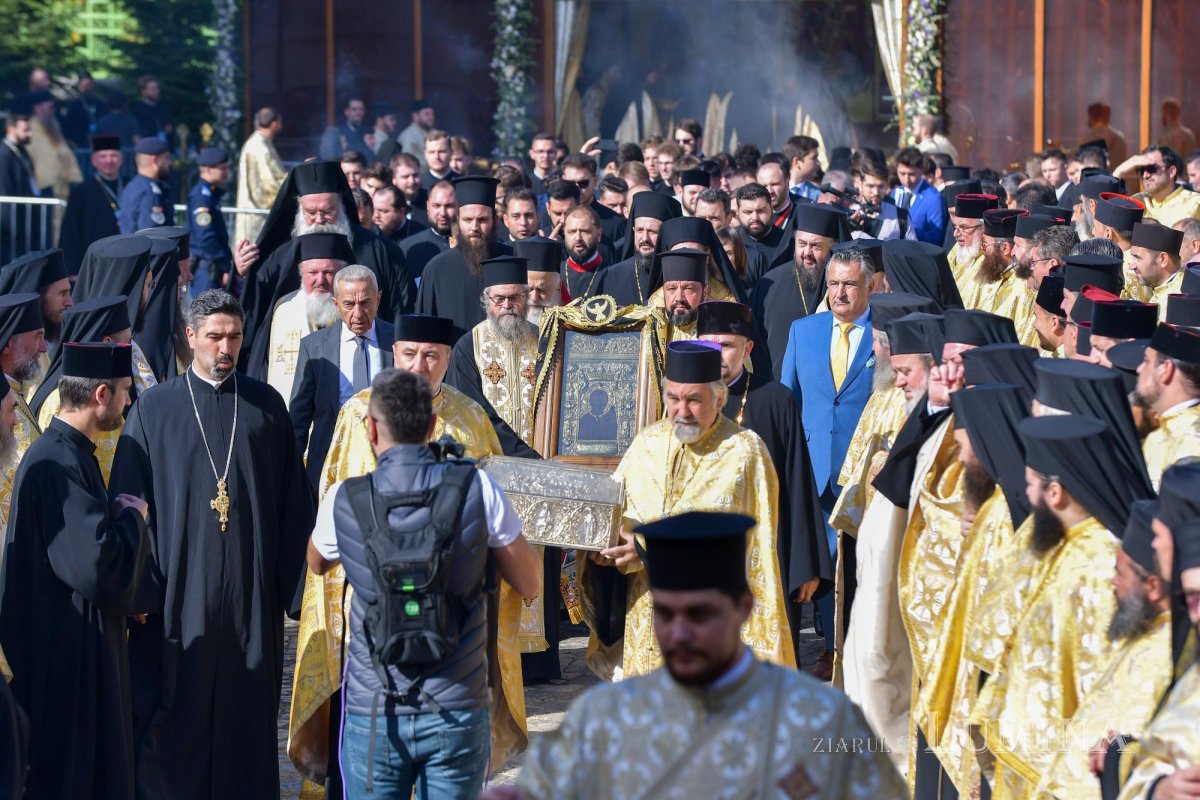 Începutul hramului de toamnă al Catedralei Patriarhale 273608