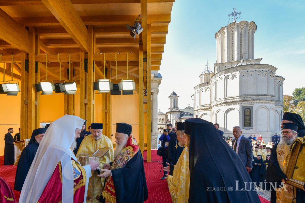 Începutul hramului de toamnă al Catedralei Patriarhale 273611