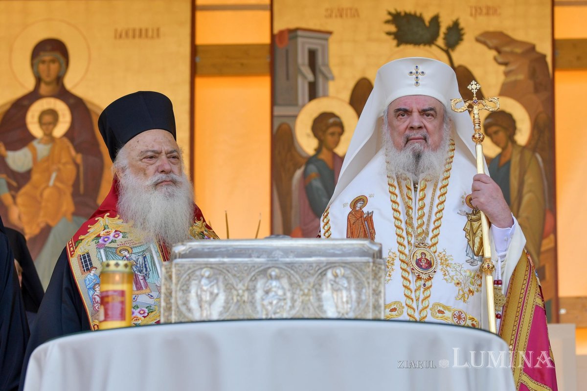 Începutul hramului de toamnă al Catedralei Patriarhale 273612