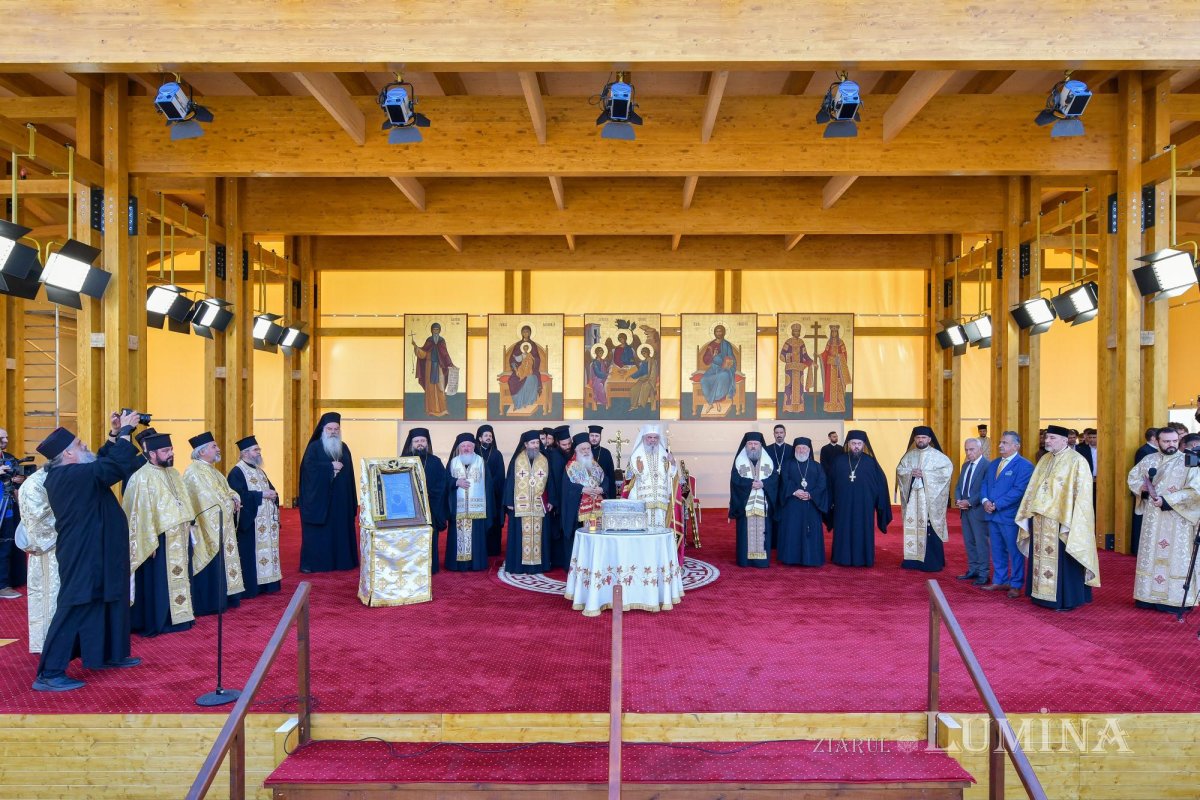 Începutul hramului de toamnă al Catedralei Patriarhale 273614