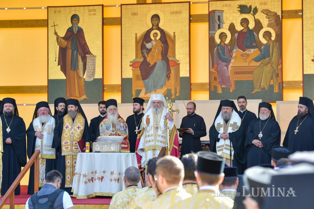 Începutul hramului de toamnă al Catedralei Patriarhale 273617