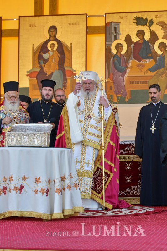 Începutul hramului de toamnă al Catedralei Patriarhale 273619