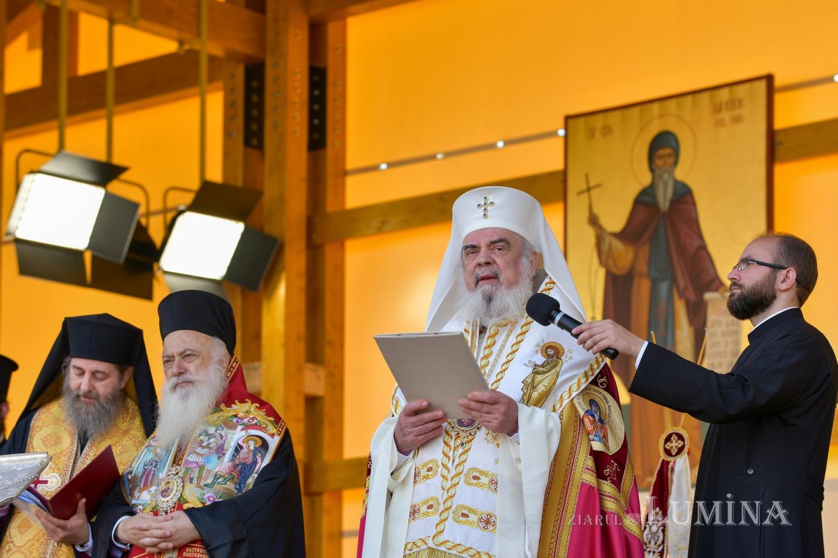 Începutul hramului de toamnă al Catedralei Patriarhale 273620