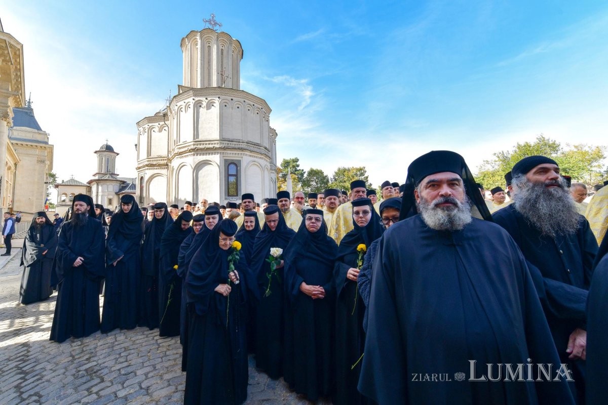 Începutul hramului de toamnă al Catedralei Patriarhale 273632