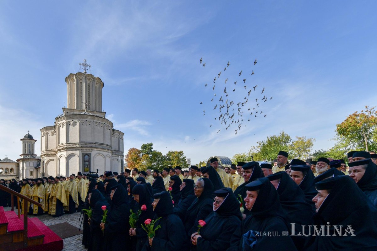 Începutul hramului de toamnă al Catedralei Patriarhale 273634