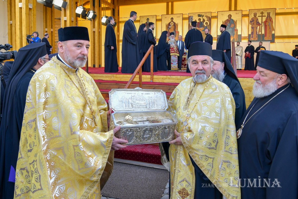 Începutul hramului de toamnă al Catedralei Patriarhale 273636
