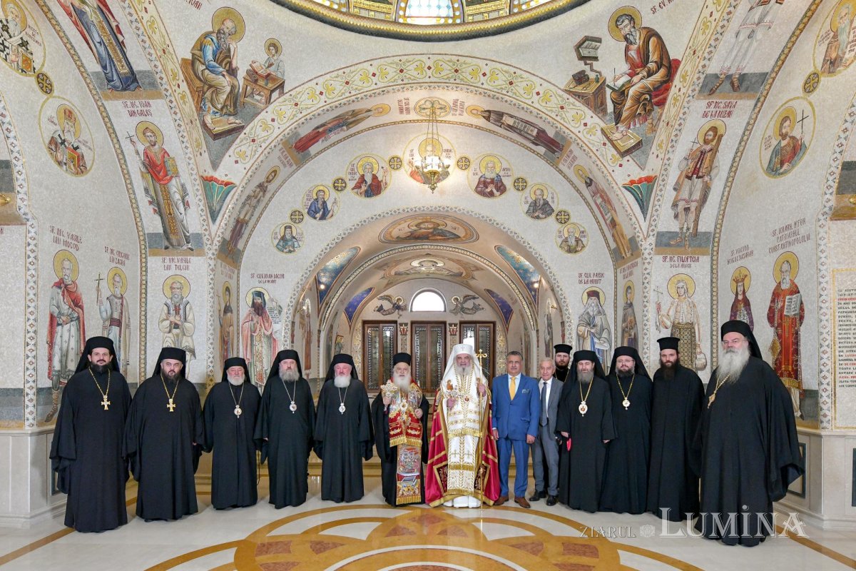 Începutul hramului de toamnă al Catedralei Patriarhale 273642