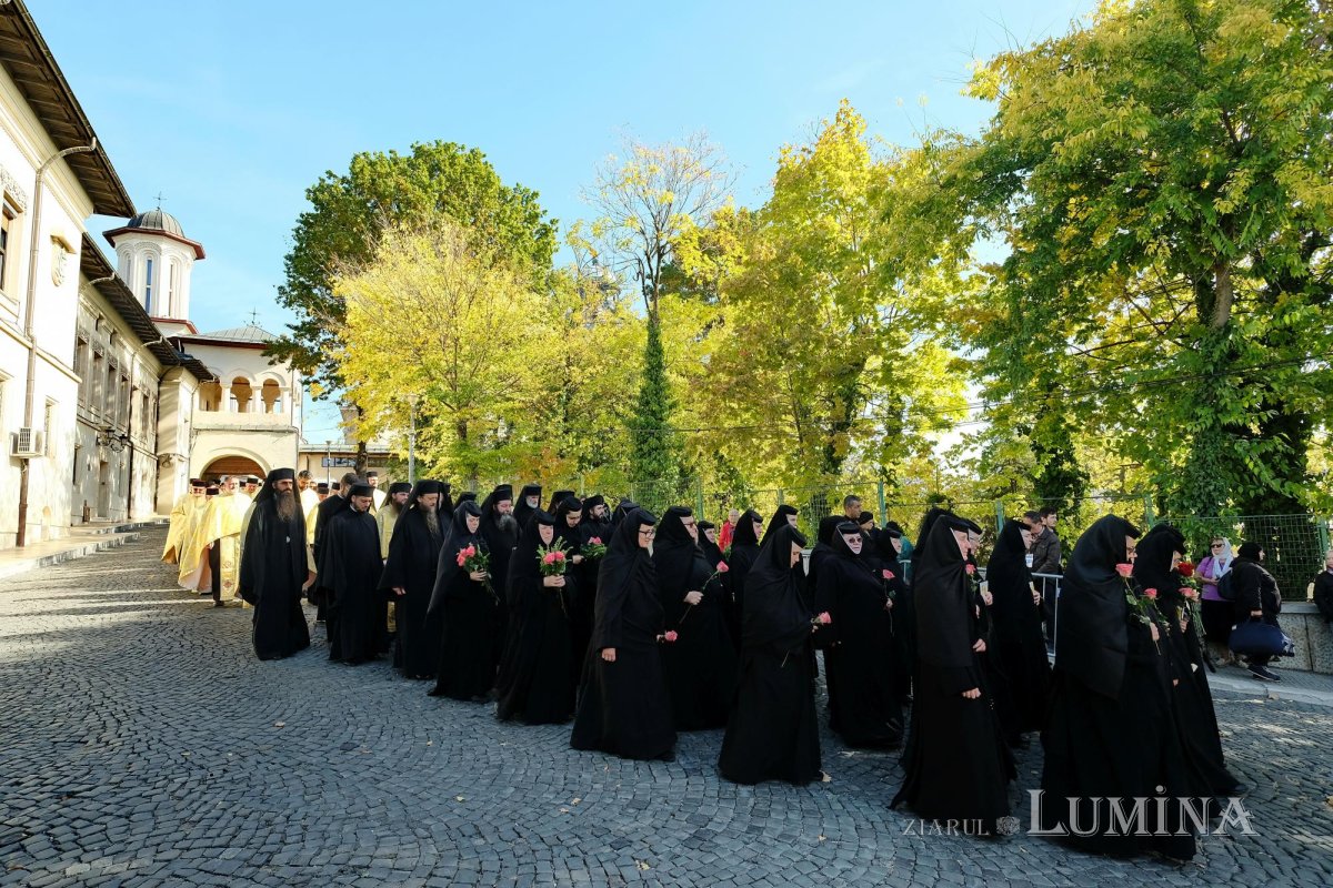 Începutul hramului de toamnă al Catedralei Patriarhale 273648