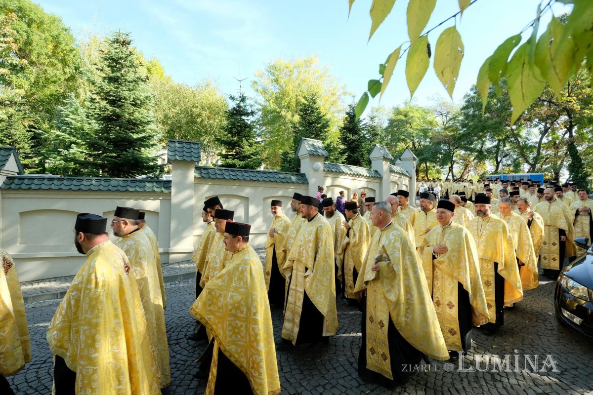Începutul hramului de toamnă al Catedralei Patriarhale 273651