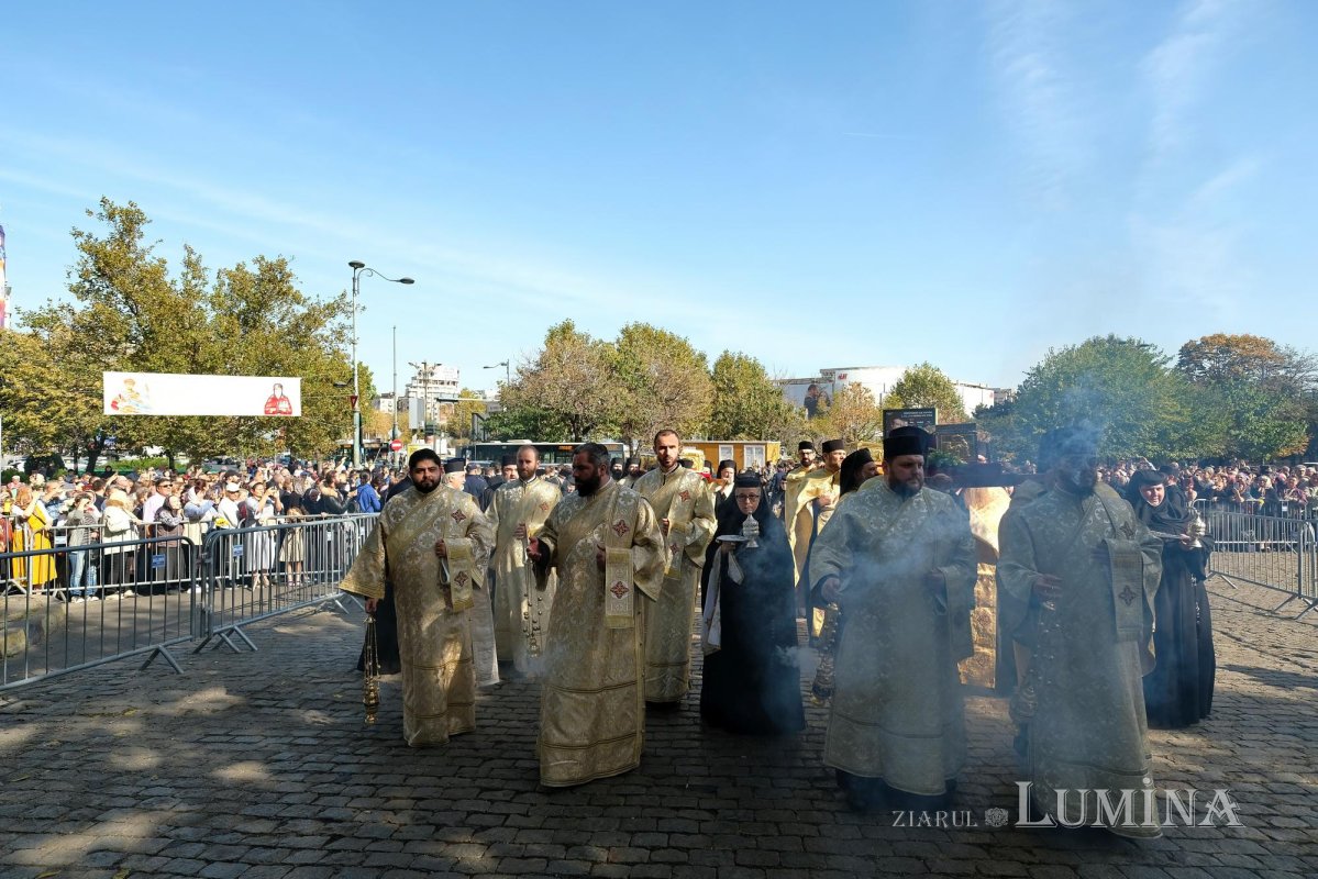 Începutul hramului de toamnă al Catedralei Patriarhale 273668
