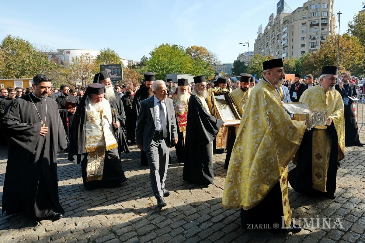 Începutul hramului de toamnă al Catedralei Patriarhale 273669