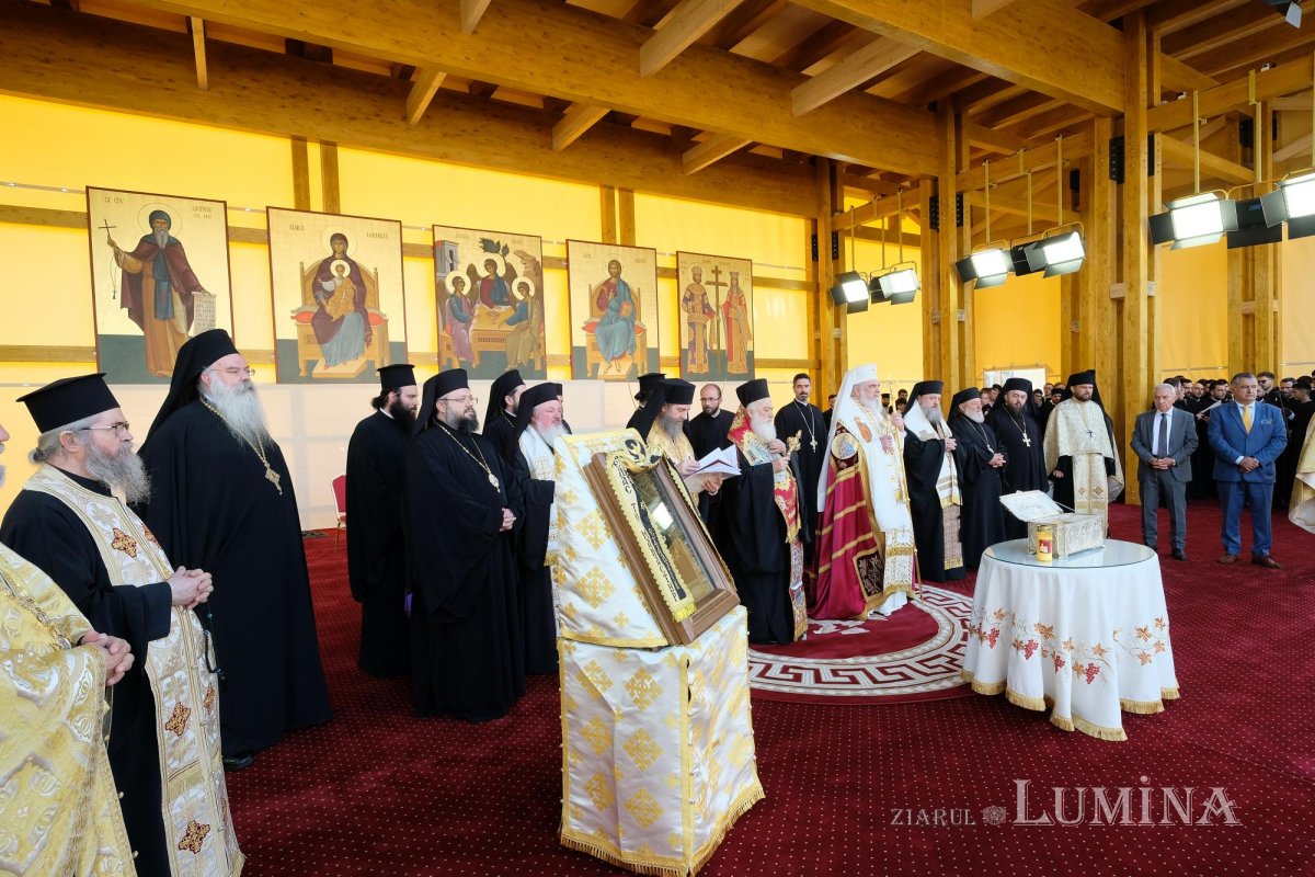 Începutul hramului de toamnă al Catedralei Patriarhale 273688