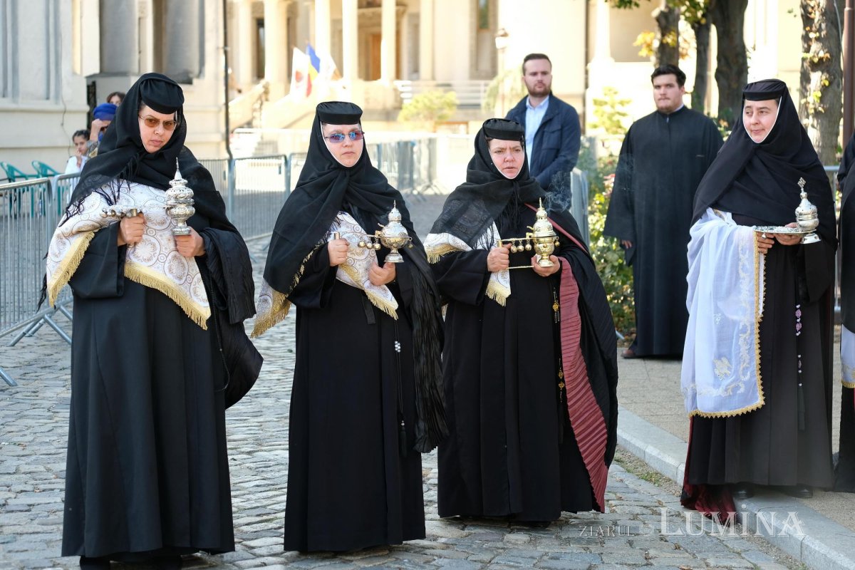 Începutul hramului de toamnă al Catedralei Patriarhale 273692
