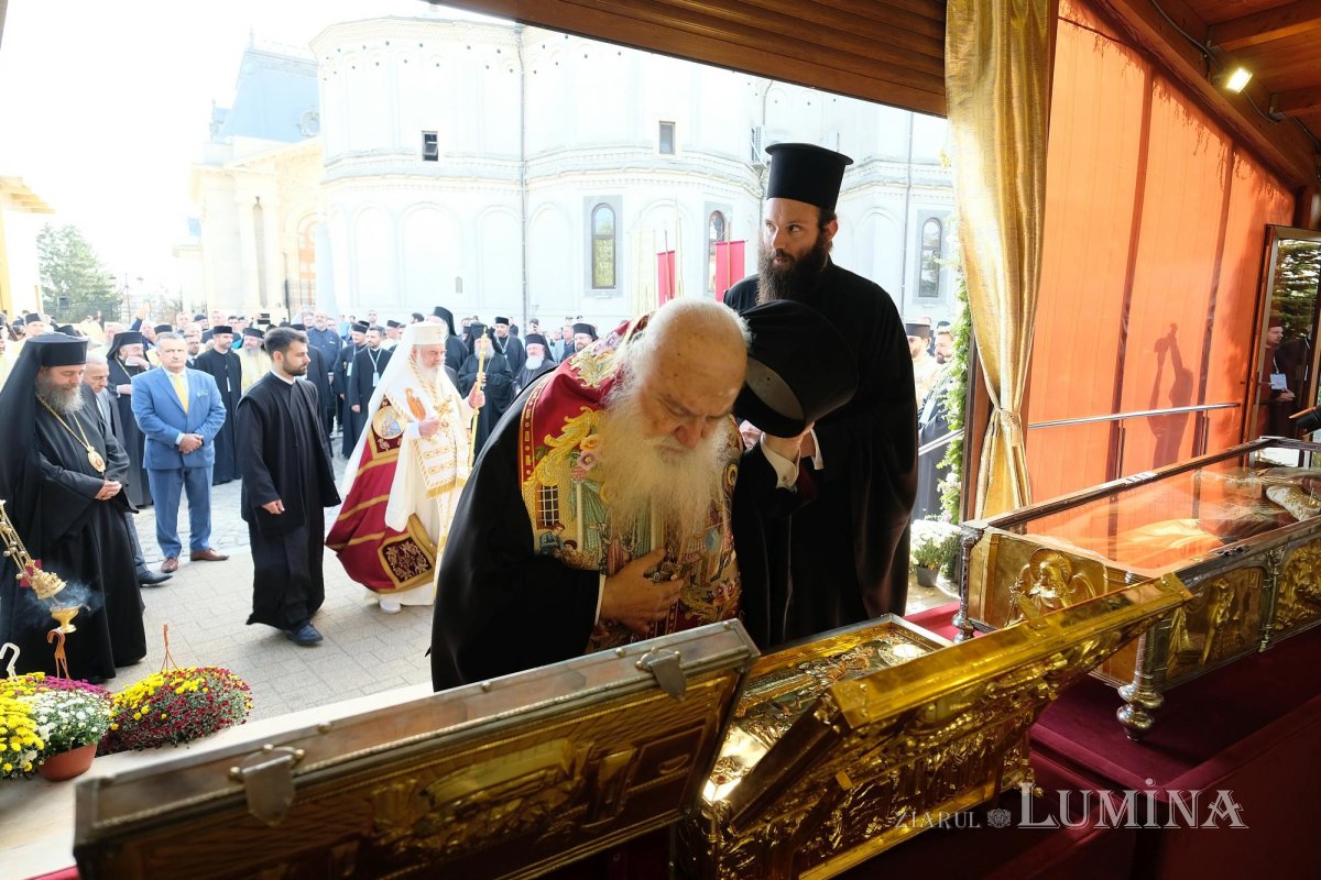 Începutul hramului de toamnă al Catedralei Patriarhale 273697