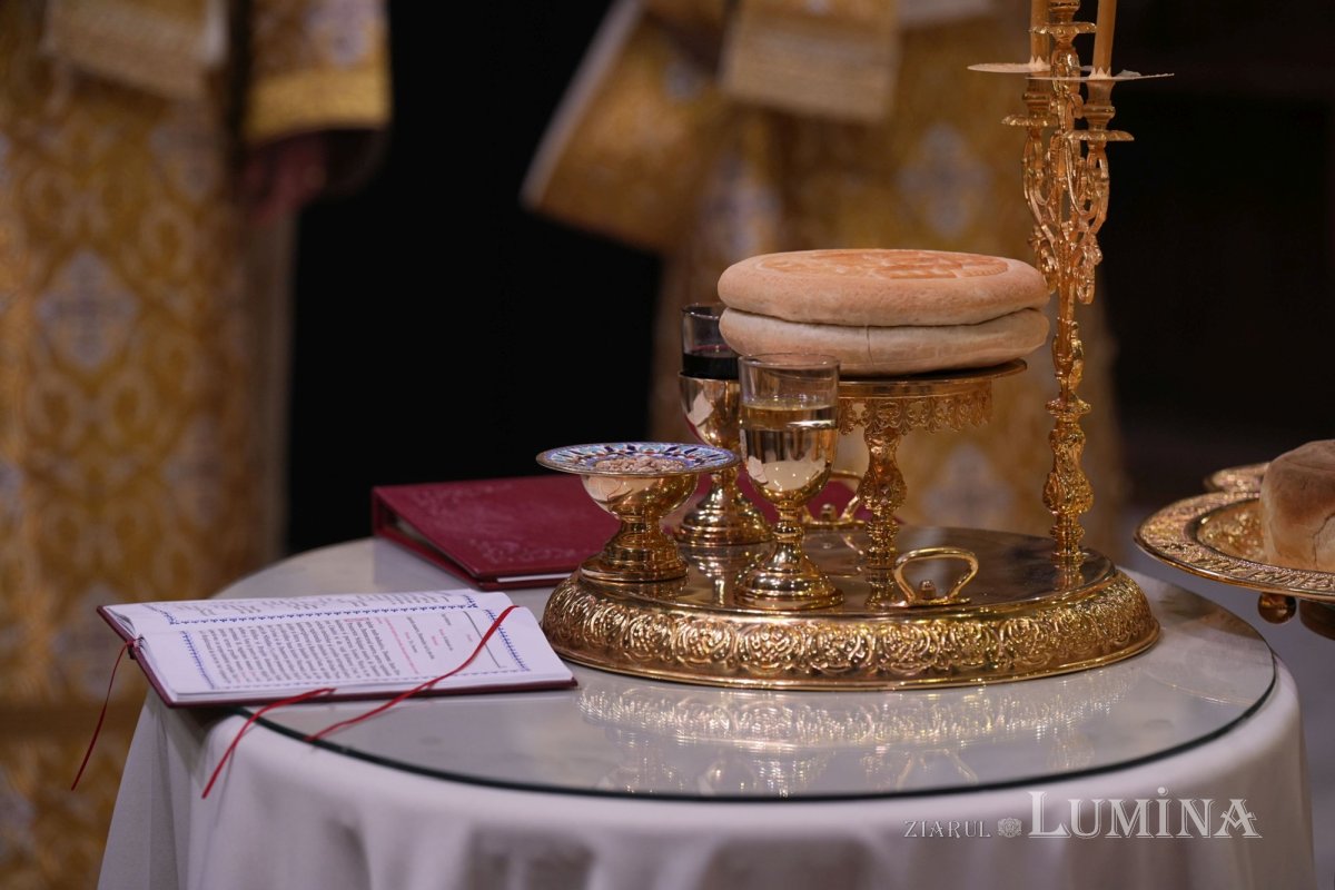 Priveghere pentru Sfinții Împărați la Catedrala Patriarhală 273840