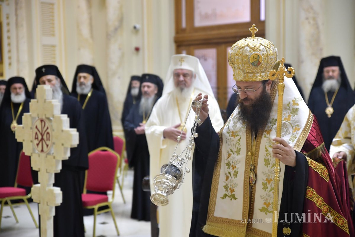 Ședință de lucru a Sfântului Sinod la Palatul Patriarhiei 273942