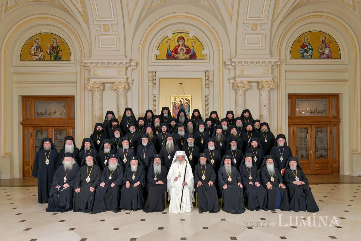 Ședință de lucru a Sfântului Sinod la Palatul Patriarhiei 274011