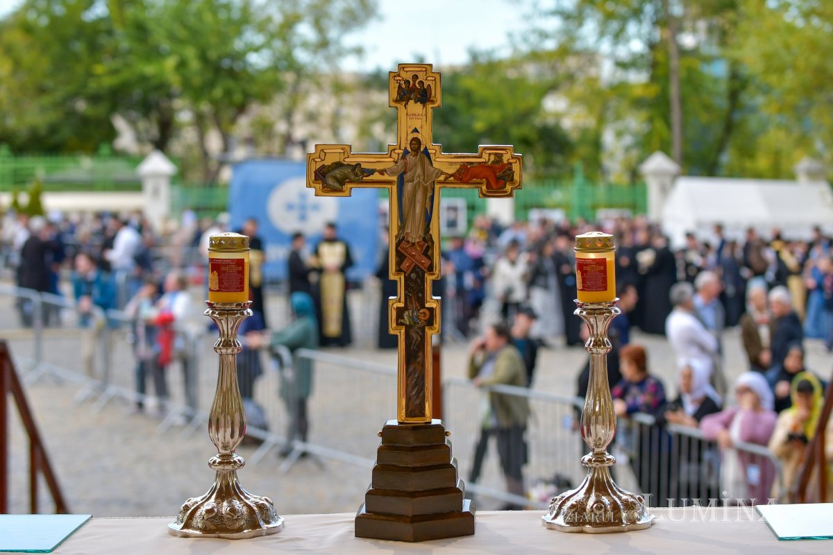 Slujba Privegherii în cinstea Mucenicului Dimitrie pe Colina Patriarhiei 274037