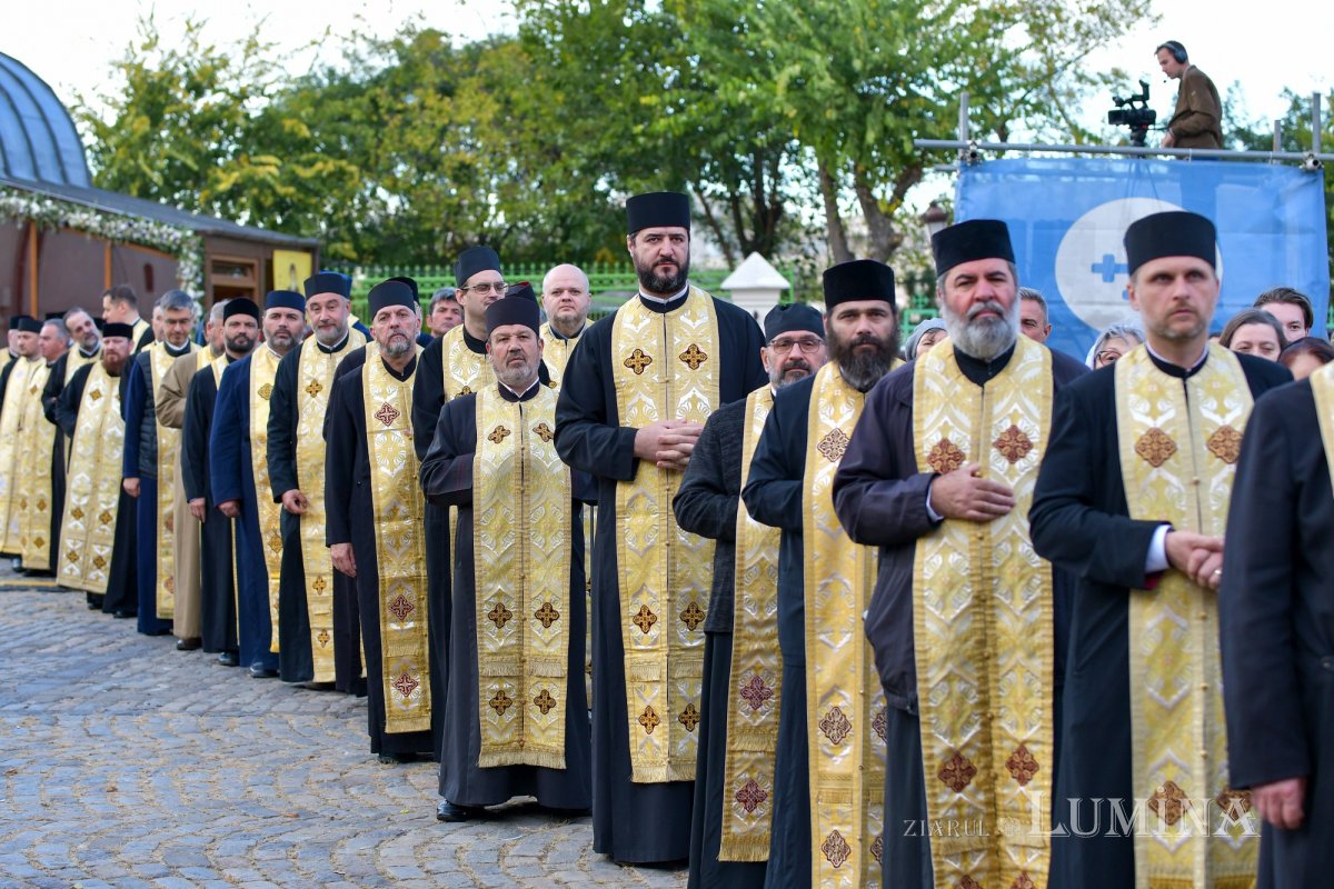 Slujba Privegherii în cinstea Mucenicului Dimitrie pe Colina Patriarhiei 274047
