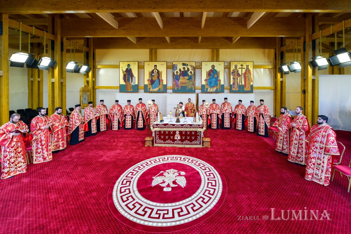 Slujba Privegherii în cinstea Mucenicului Dimitrie pe Colina Patriarhiei 274058