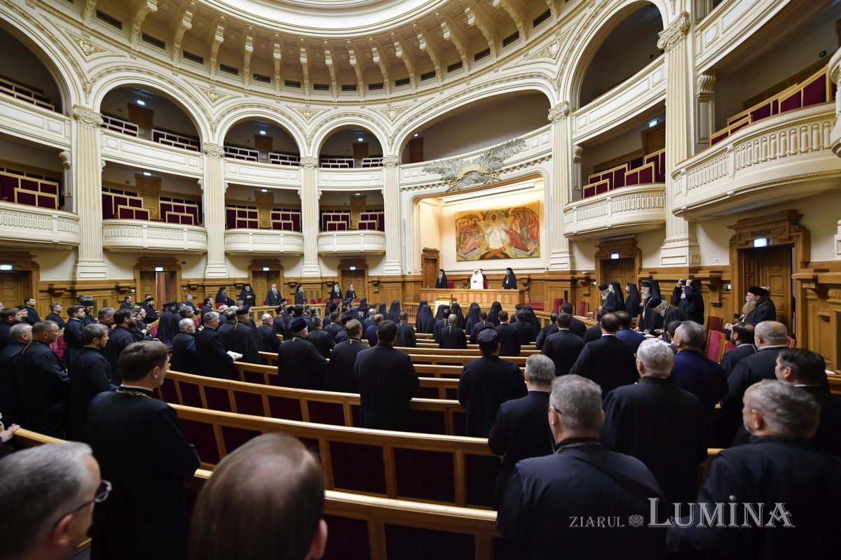 Sfântul Sinod s-a reunit în ședință solemnă la Palatul Patriarhiei 274203