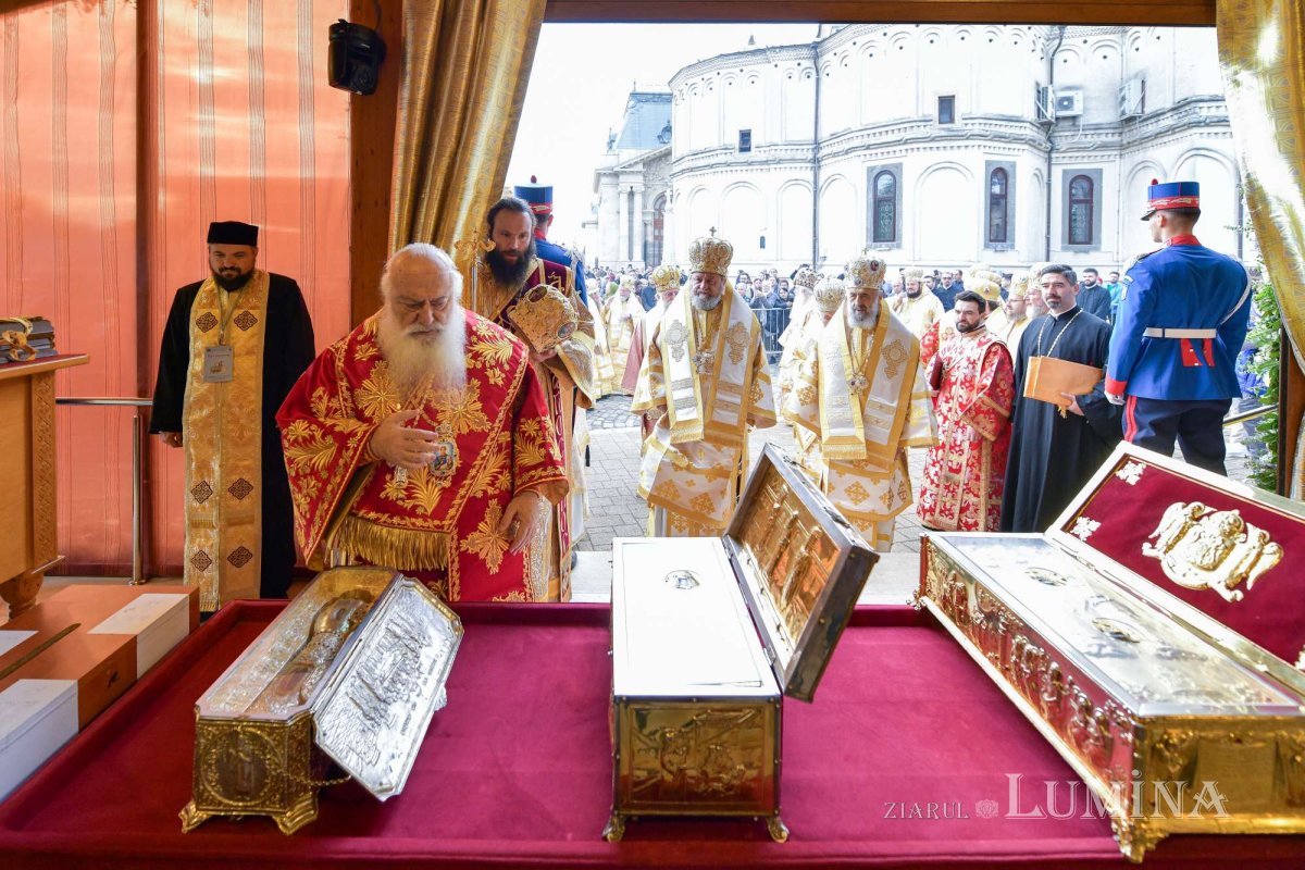 „Tot pământul este plin de minunile Sfântului Mare Mucenic Dimitrie” 274111