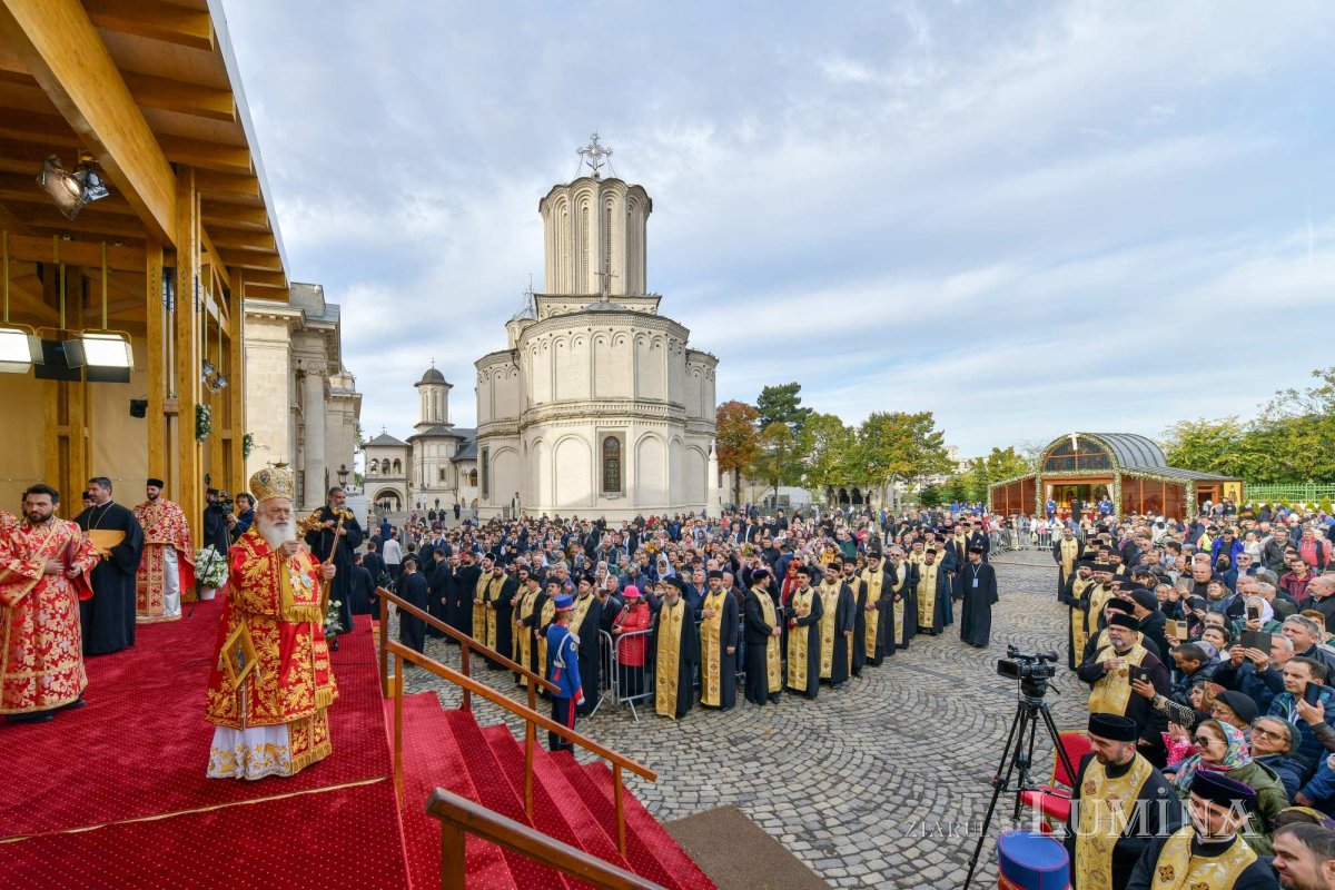 „Tot pământul este plin de minunile Sfântului Mare Mucenic Dimitrie” 274115