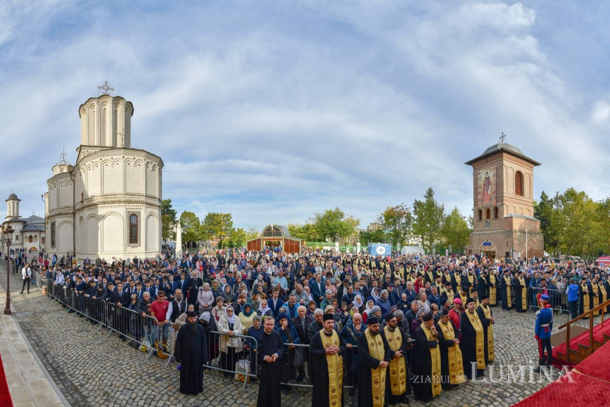„Tot pământul este plin de minunile Sfântului Mare Mucenic Dimitrie” 274124
