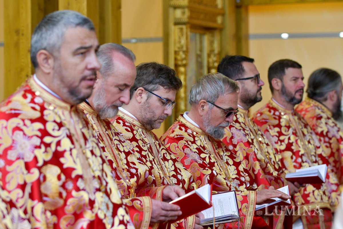 „Tot pământul este plin de minunile Sfântului Mare Mucenic Dimitrie” 274125