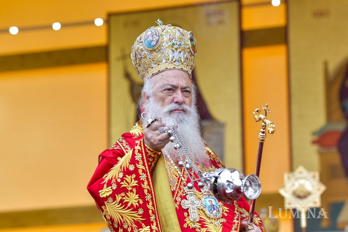 „Tot pământul este plin de minunile Sfântului Mare Mucenic Dimitrie” 274126