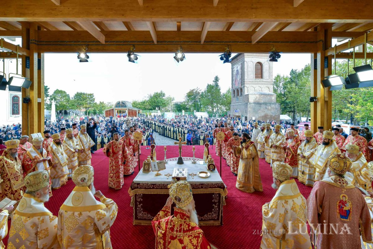 „Tot pământul este plin de minunile Sfântului Mare Mucenic Dimitrie” 274127