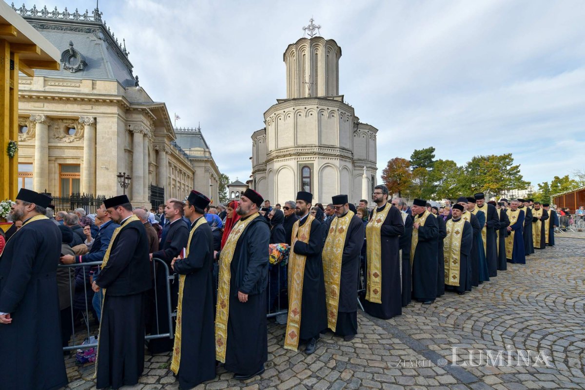 „Tot pământul este plin de minunile Sfântului Mare Mucenic Dimitrie” 274129
