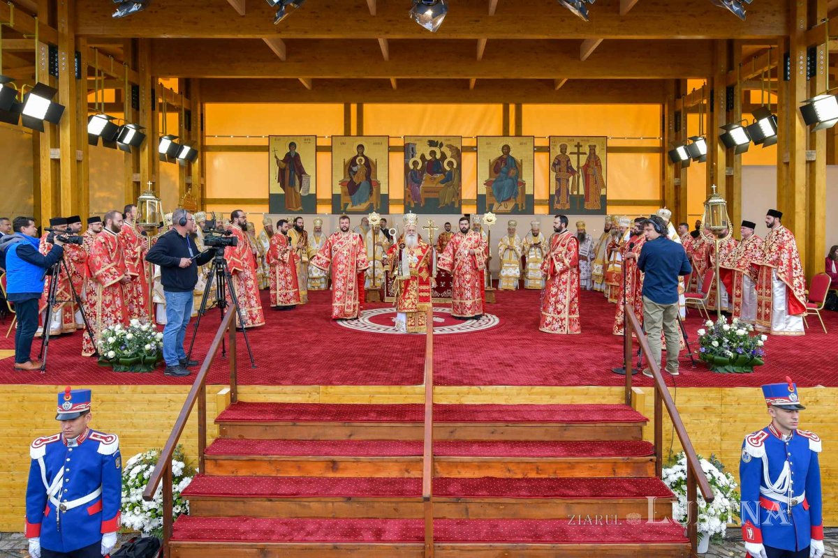 „Tot pământul este plin de minunile Sfântului Mare Mucenic Dimitrie” 274130