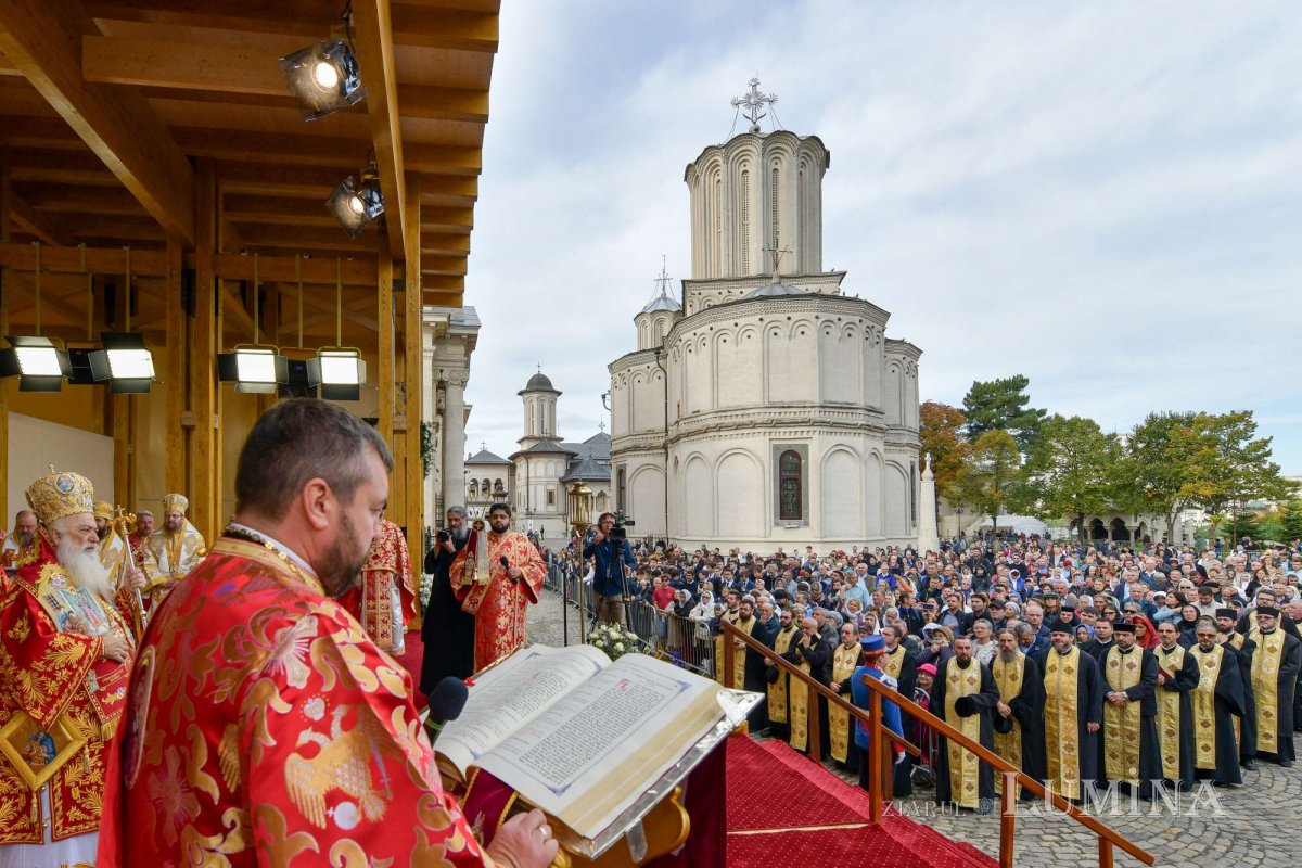 „Tot pământul este plin de minunile Sfântului Mare Mucenic Dimitrie” 274139