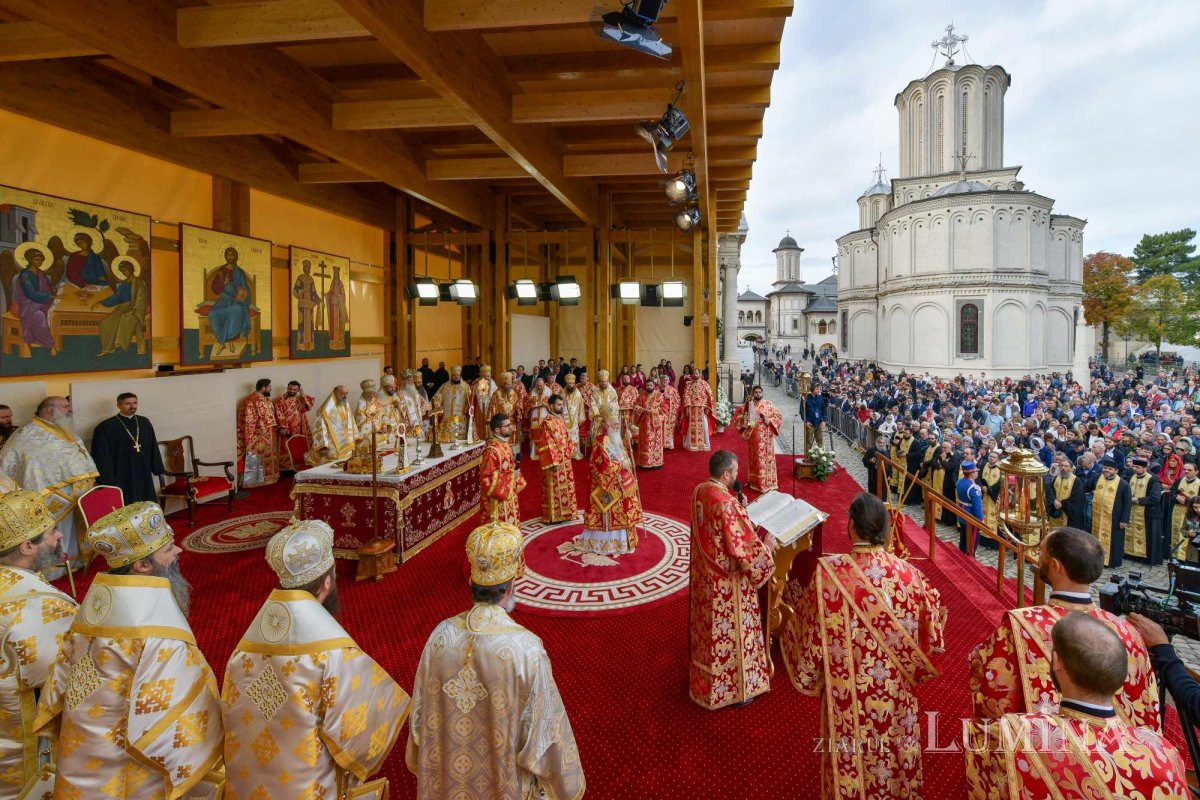 „Tot pământul este plin de minunile Sfântului Mare Mucenic Dimitrie” 274140