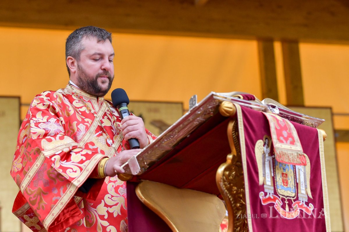 „Tot pământul este plin de minunile Sfântului Mare Mucenic Dimitrie” 274141