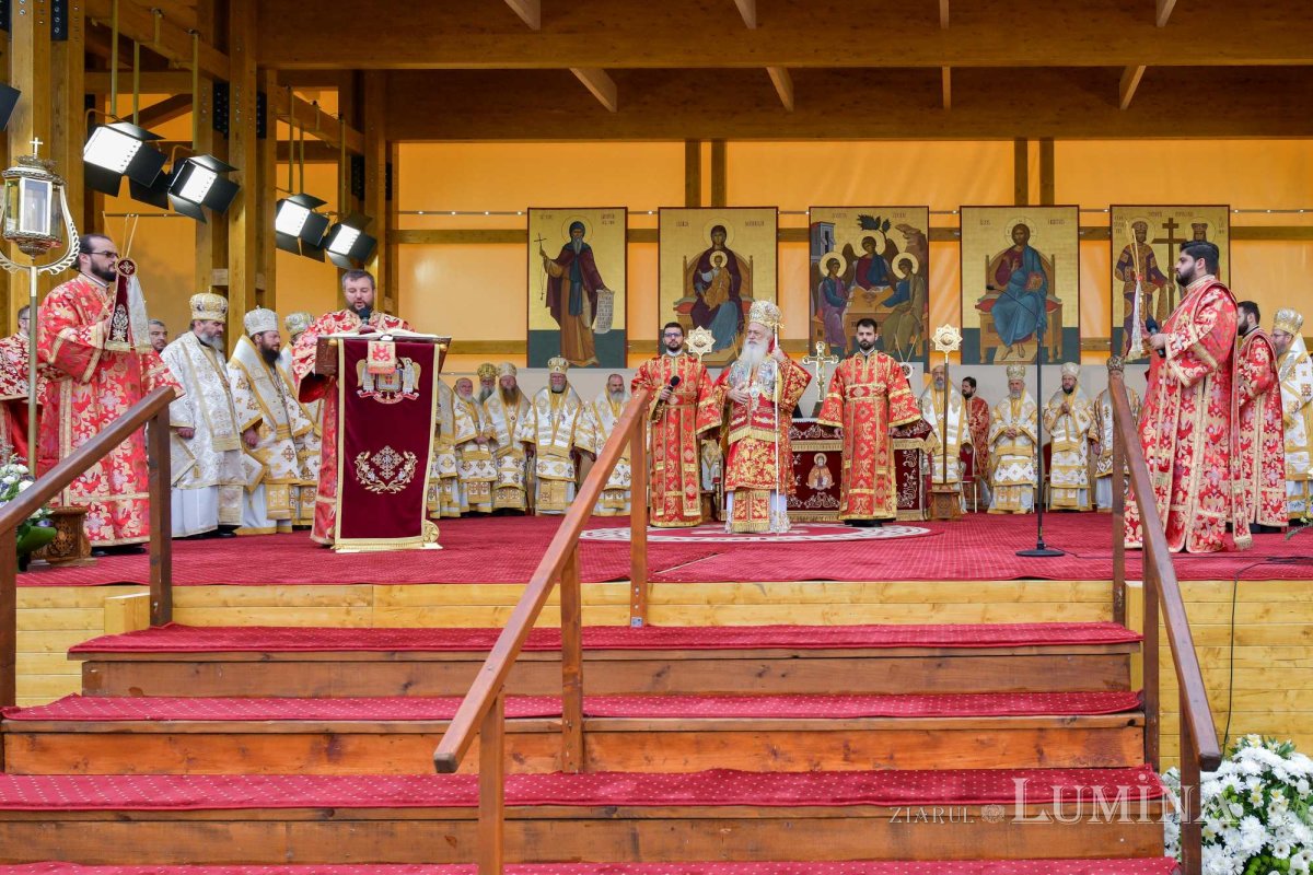 „Tot pământul este plin de minunile Sfântului Mare Mucenic Dimitrie” 274143
