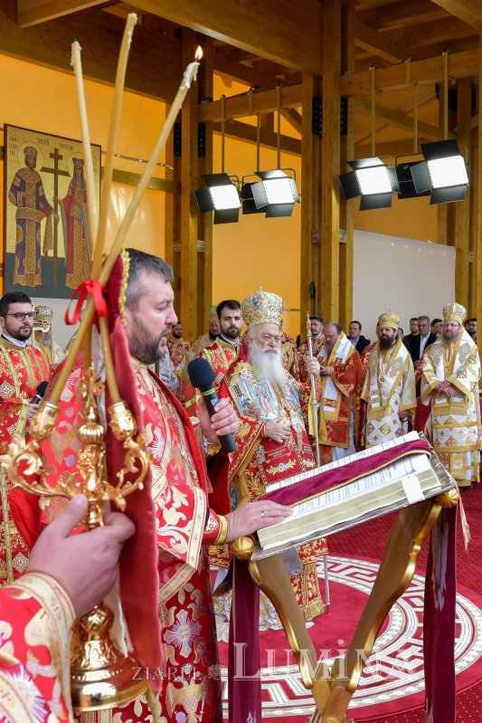 „Tot pământul este plin de minunile Sfântului Mare Mucenic Dimitrie” 274146