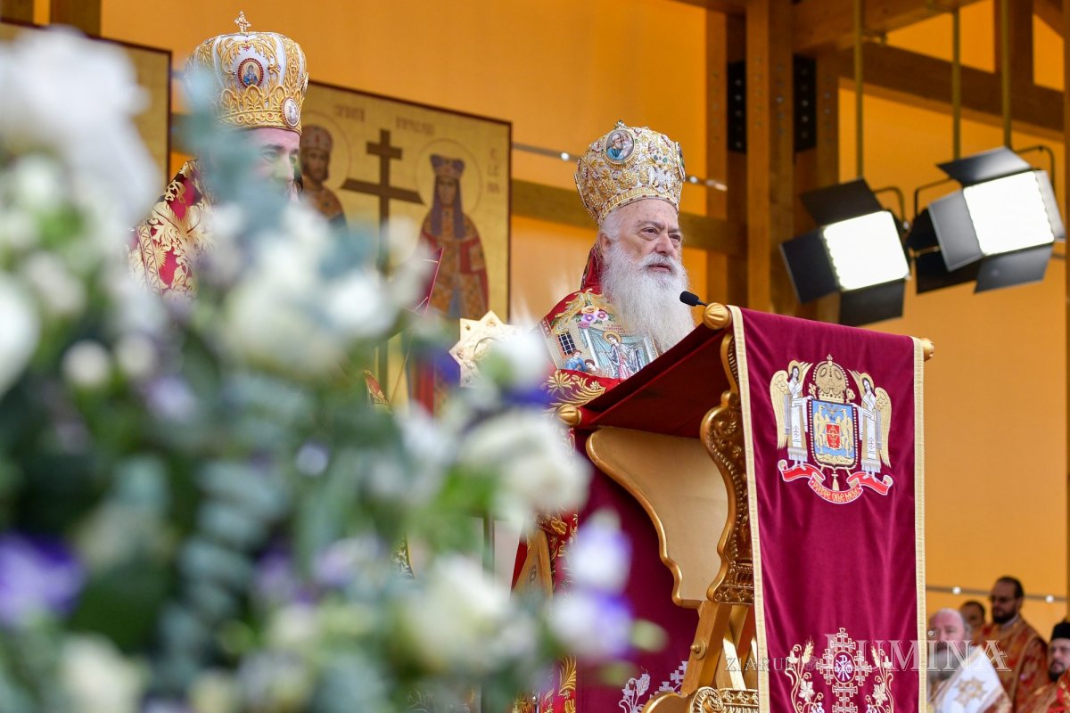 „Tot pământul este plin de minunile Sfântului Mare Mucenic Dimitrie” 274148