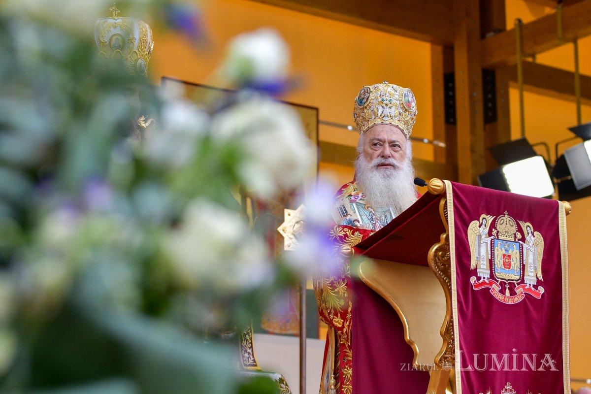 „Tot pământul este plin de minunile Sfântului Mare Mucenic Dimitrie” 274150