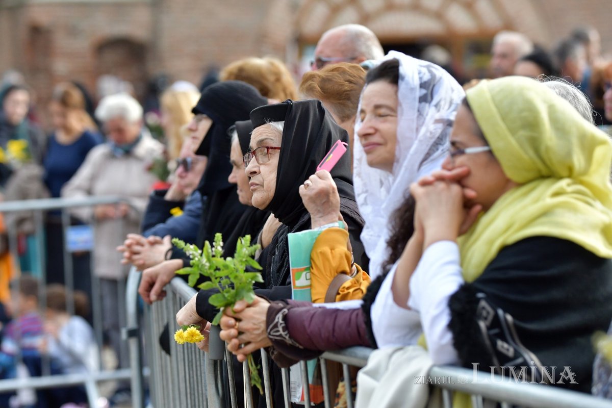 „Tot pământul este plin de minunile Sfântului Mare Mucenic Dimitrie” 274160