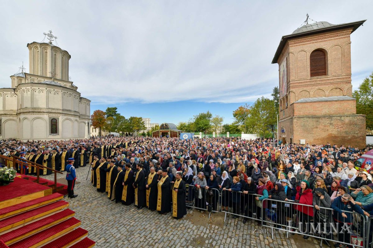 „Tot pământul este plin de minunile Sfântului Mare Mucenic Dimitrie” 274166