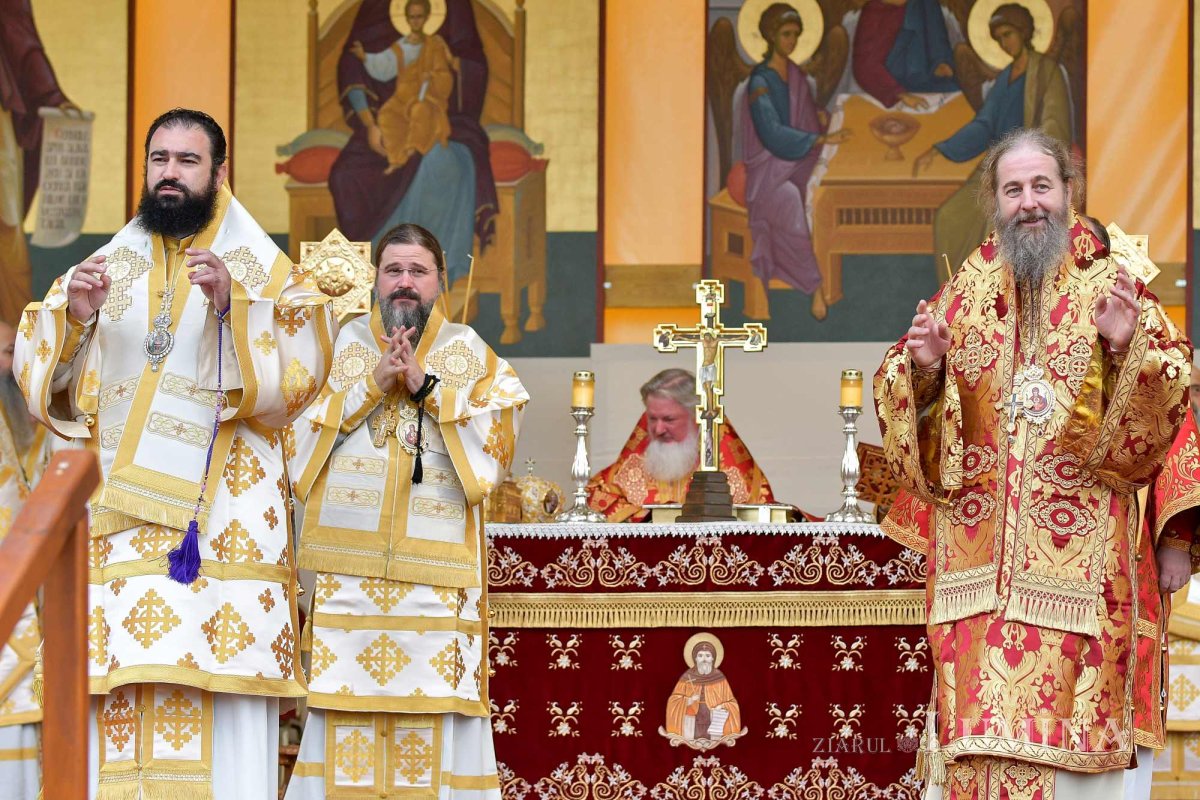 „Tot pământul este plin de minunile Sfântului Mare Mucenic Dimitrie” 274171