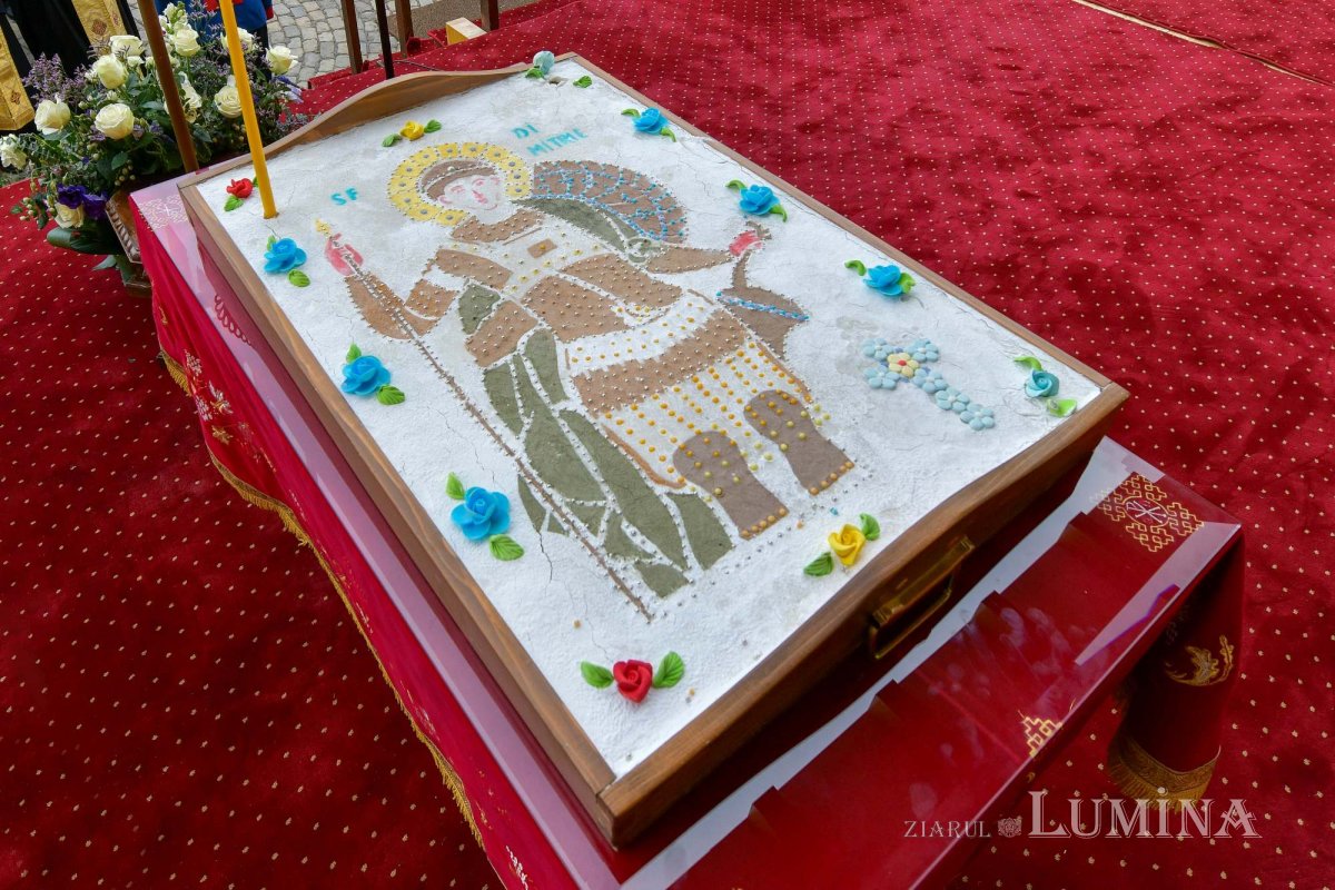 „Tot pământul este plin de minunile Sfântului Mare Mucenic Dimitrie” 274174