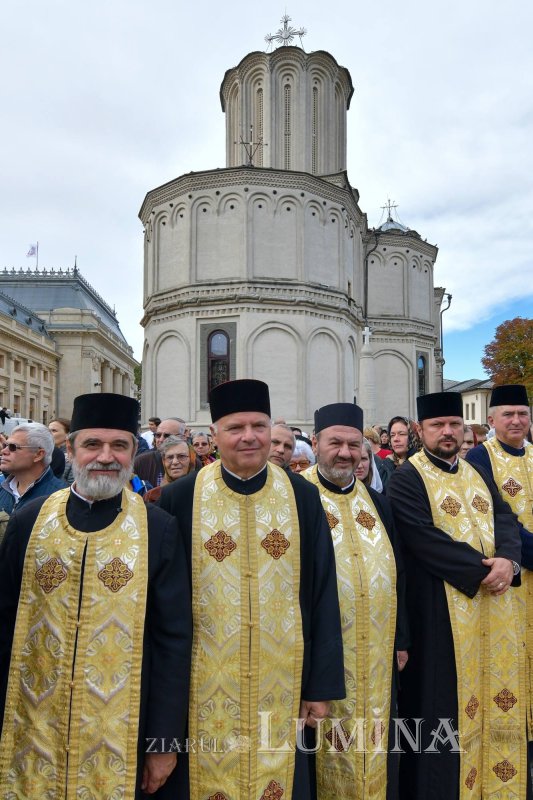 „Tot pământul este plin de minunile Sfântului Mare Mucenic Dimitrie” 274178