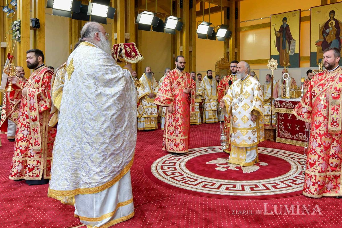 „Tot pământul este plin de minunile Sfântului Mare Mucenic Dimitrie” 274182