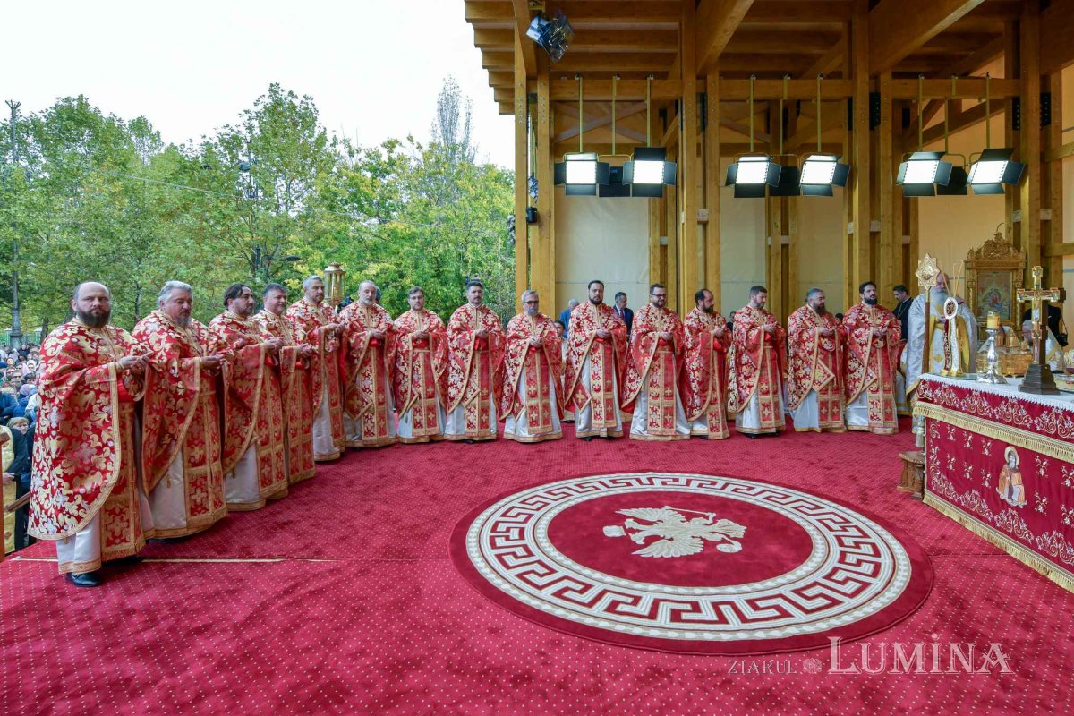 „Tot pământul este plin de minunile Sfântului Mare Mucenic Dimitrie” 274187